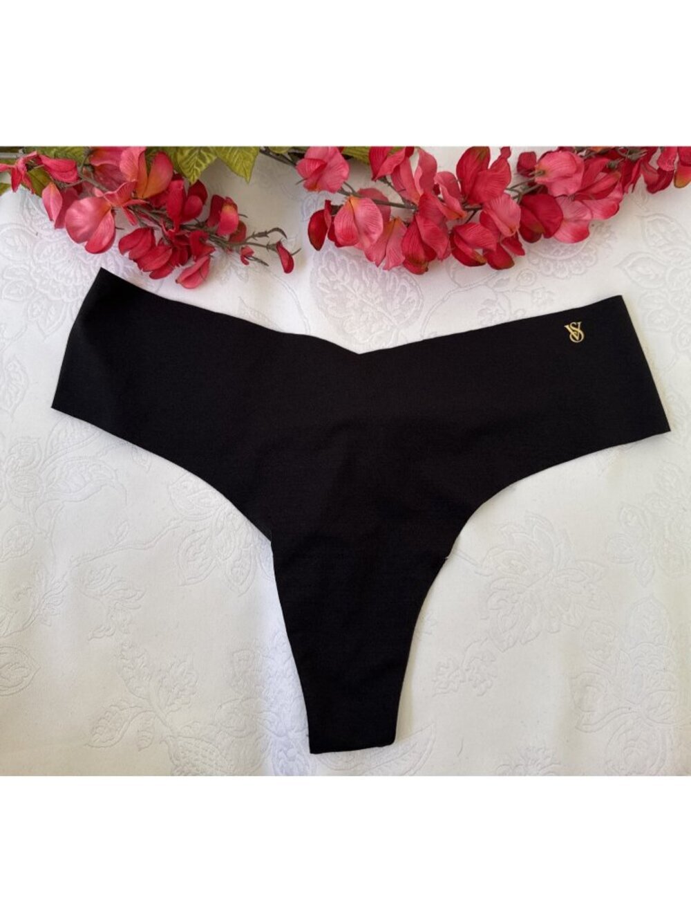 VICTORIA'S SECRET L BLACK GOLD LOGO SEAMLESS WIDE STRING THONG PANTIES NWT